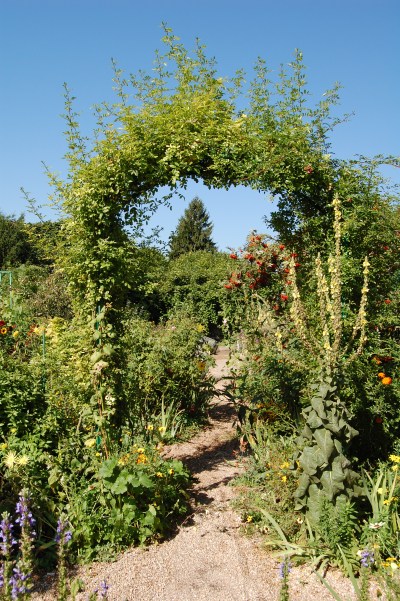 Giverny arch