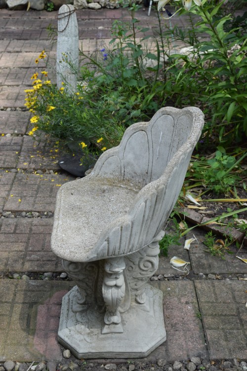 A clamshell chair