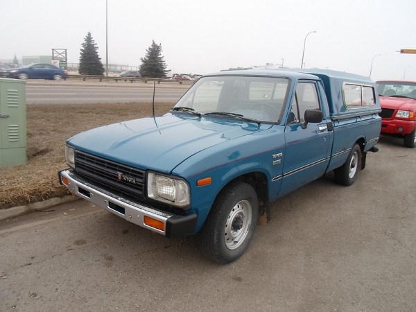 1982-Toyota-pickup-diesel